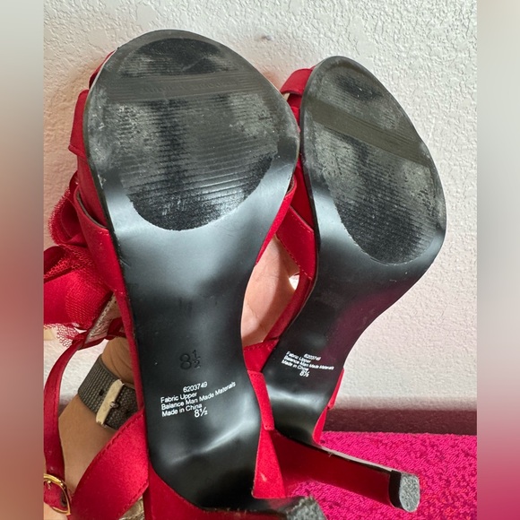 AUDREY BROOKE Scarlet Red Heels, Rose Accents 🌹 (Size 8.5) - Picture 7 of 11